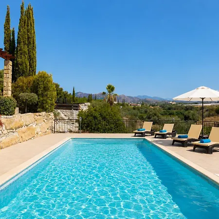 Lone Villa